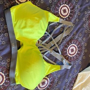 Never worn Victoria’s Secret sport neon yellow and gray Sports bra